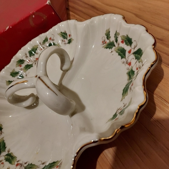 Christmas Holly Holiday 3 Section Handled Candy Dish Gold Trim Porcelain Japan - Picture 6 of 9